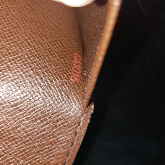 Wallet - Picture 6 of 8